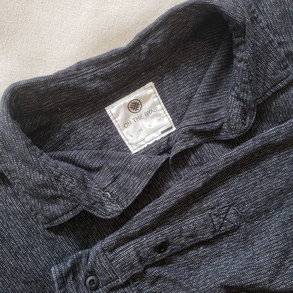 🌎 2 for $40 🌎 Soft Button Down - Picture 2 of 3